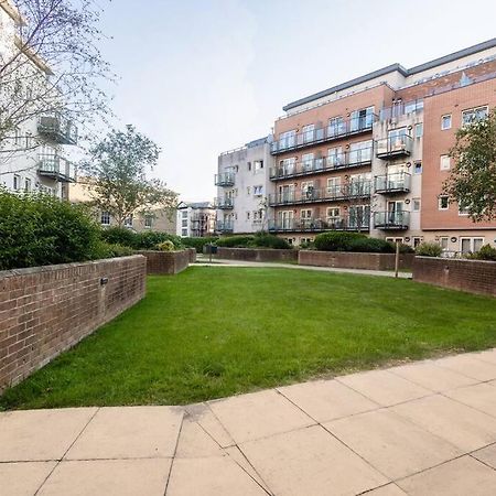 Ocean - 2 Bed Flat Sleeps 6 With Gym Access Apartment Southampton Exterior foto
